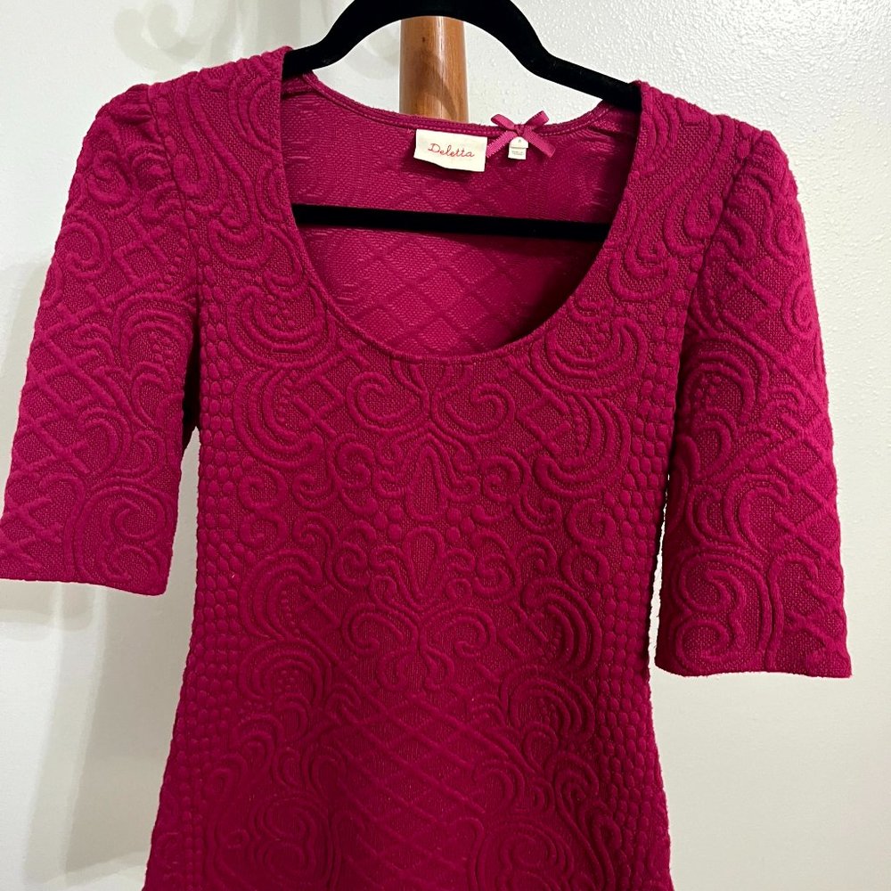 Boatneck top with texture